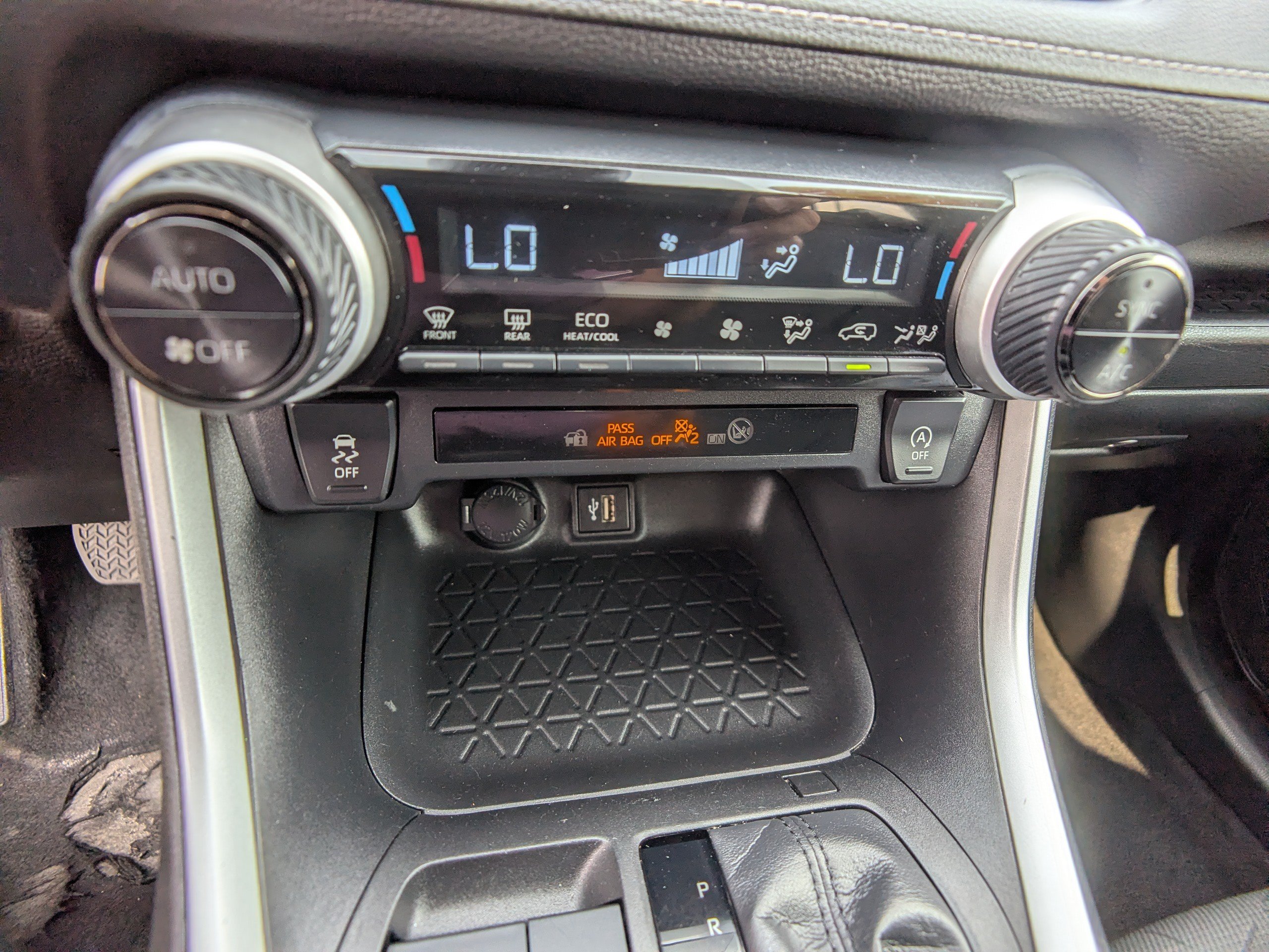 Used 2023 Toyota RAV4 XLE FWD image 20