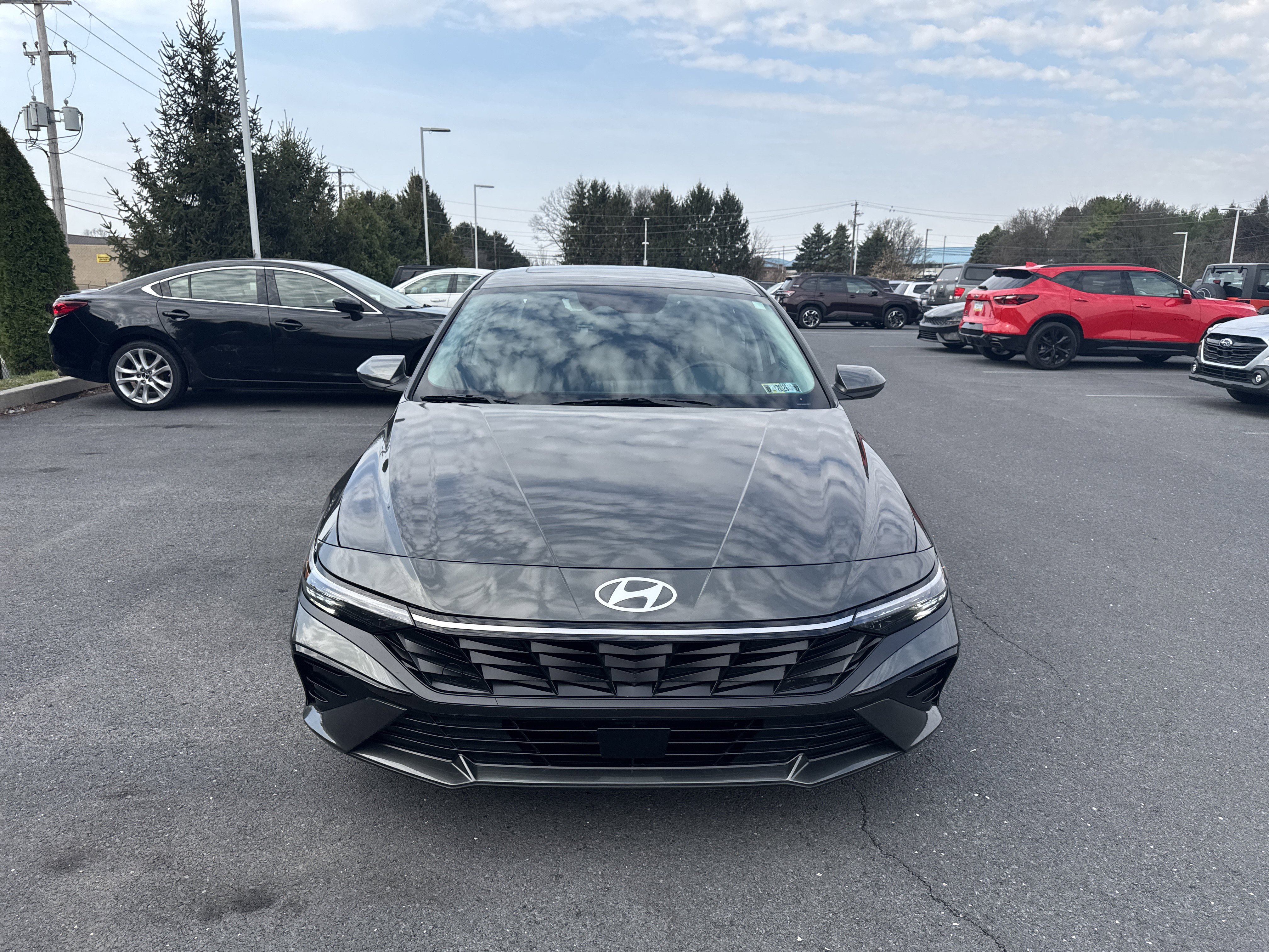 Used 2024 Hyundai Elantra SEL w/ Convenience Package image 3