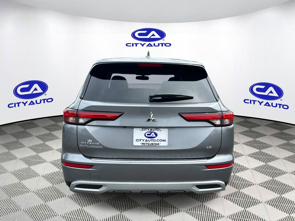 Used 2022 Mitsubishi Outlander SE FWD image 5