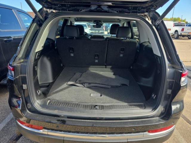 Used 2023 Jeep Grand Cherokee Limited AWD/4WD image 13