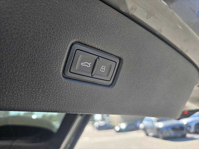 Used 2023 Audi Q5 2.0T Premium Plus w/ Premium Plus Package AWD/4WD image 19