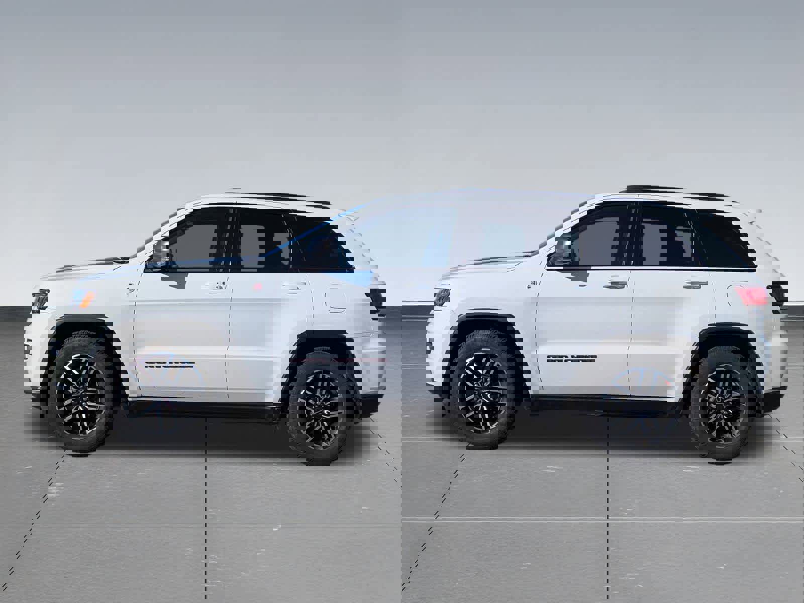 Used 2020 Jeep Grand Cherokee Trailhawk w/ Trailhawk Luxury Group image 3