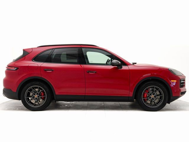 Certified 2025 Porsche Cayenne S AWD/4WD image 35