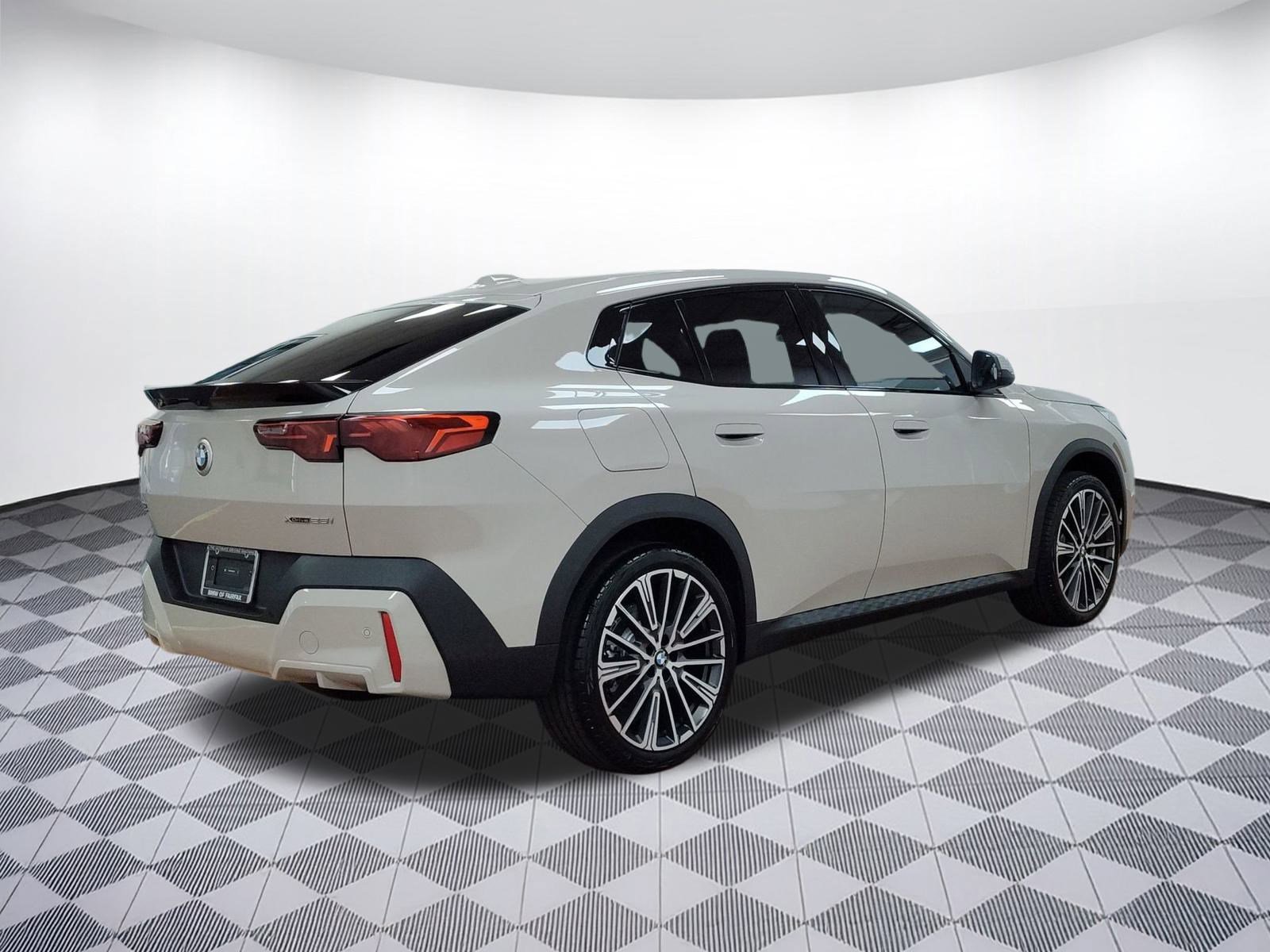 New 2026 BMW X2 xDrive28i image 7