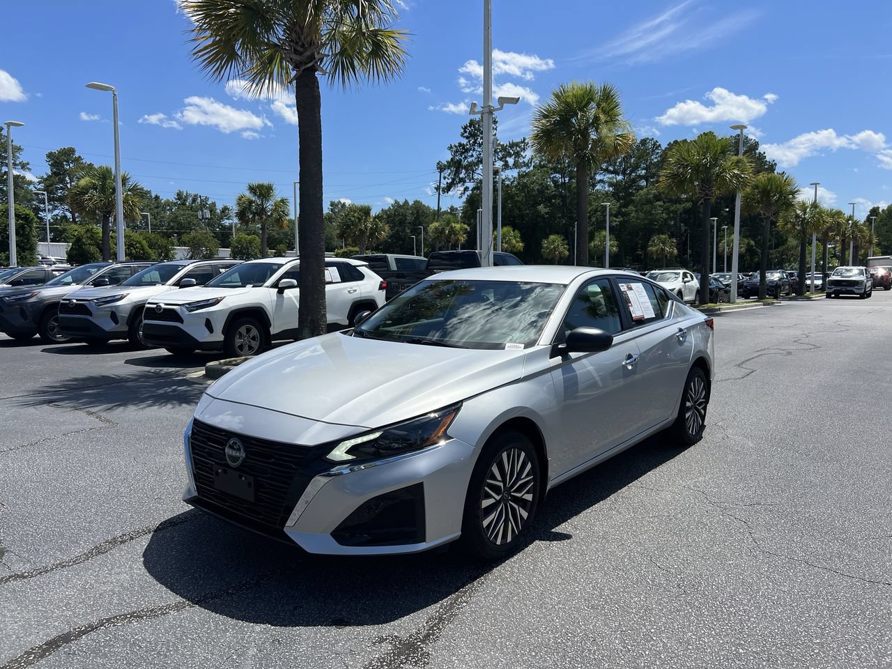 Used 2024 Nissan Altima 2.5 SV AWD/4WD image 5