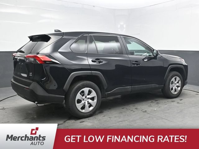 Used 2024 Toyota RAV4 LE AWD/4WD image 8