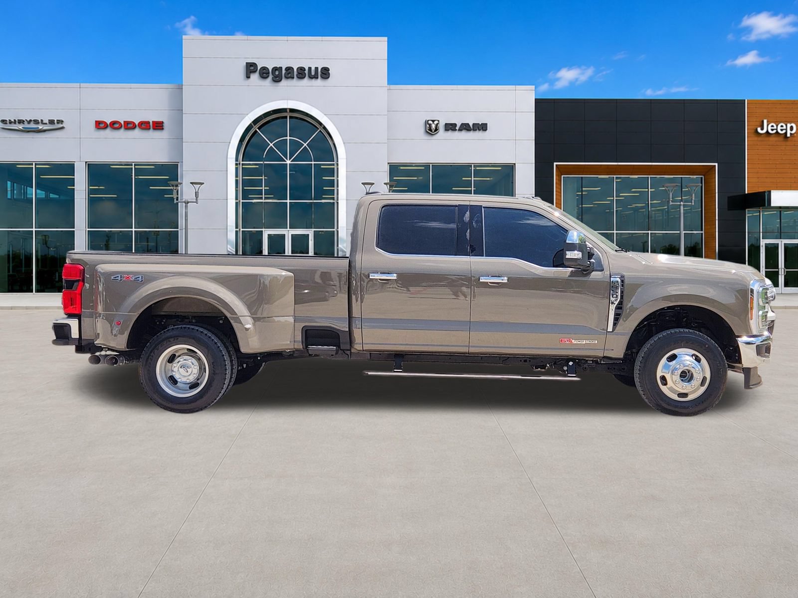 Used 2026 Ford F350 Lariat w/ Lariat Ultimate Package AWD/4WD image 7