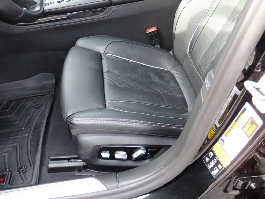 Used 2022 BMW 750i xDrive w/ Luxury Rear Seating Package image 40