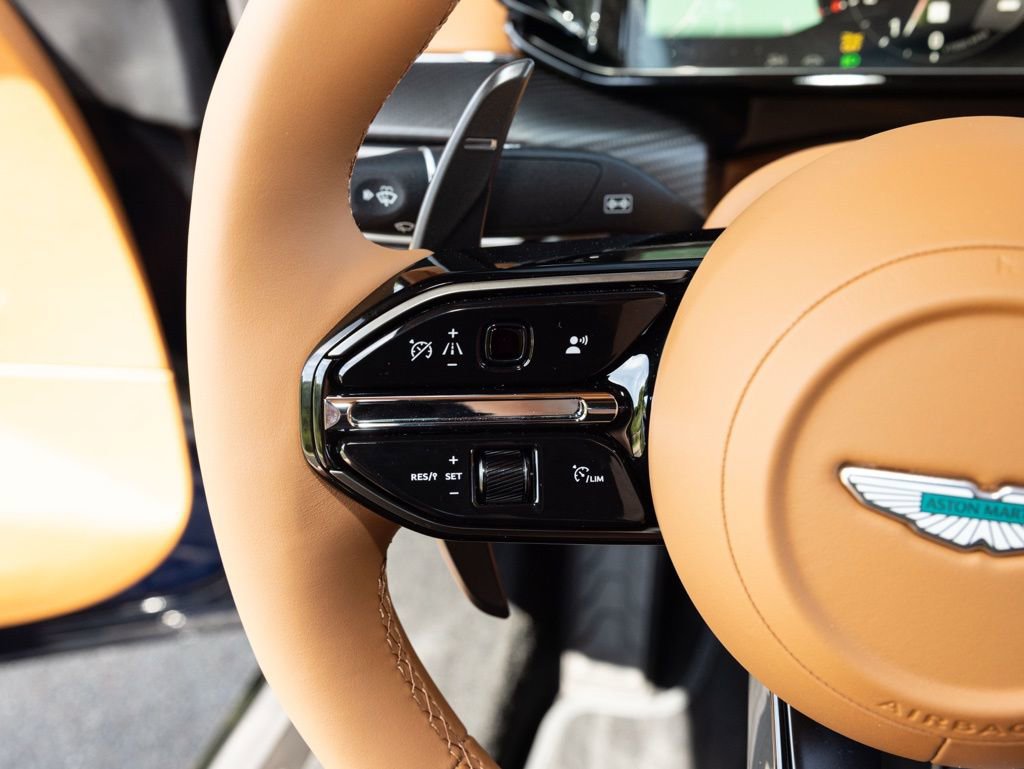 New 2026 Aston Martin V8 Vantage Convertible image 32