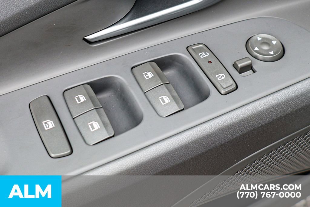 Used 2025 Hyundai Elantra SE FWD image 44