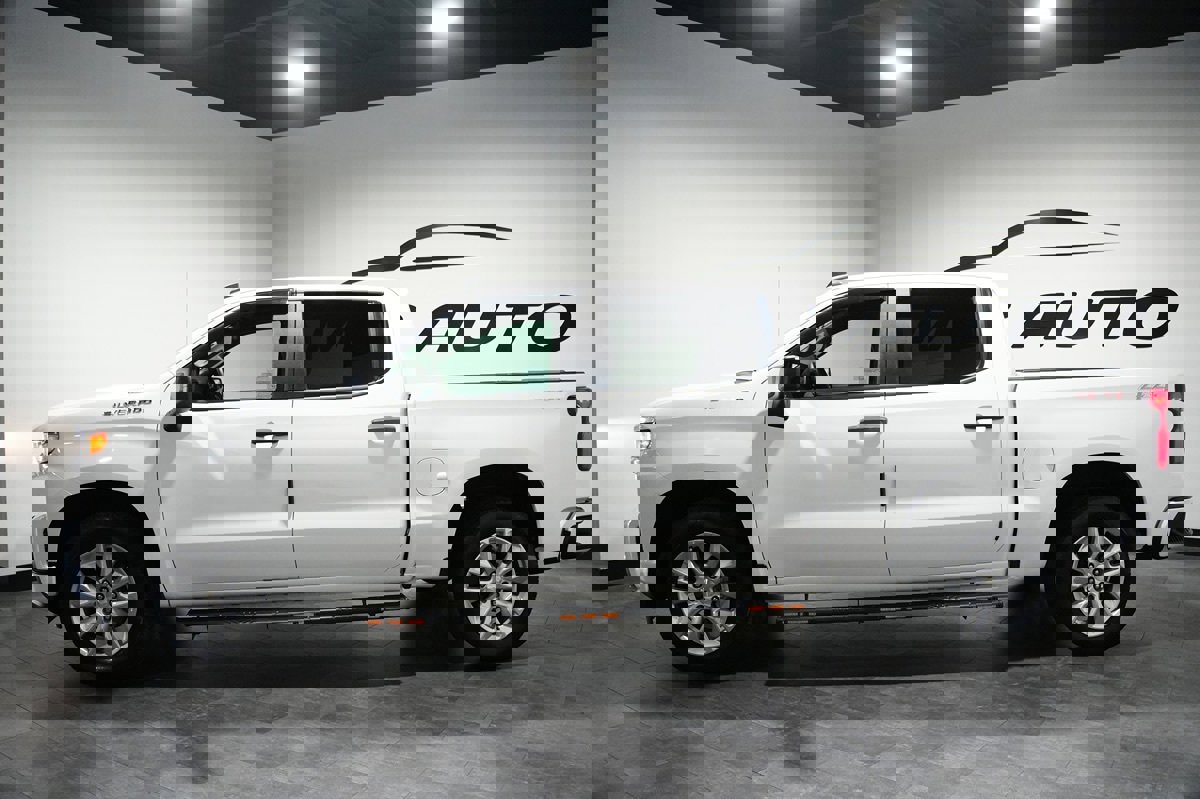 Used 2021 Chevrolet Silverado 1500 Custom image 3