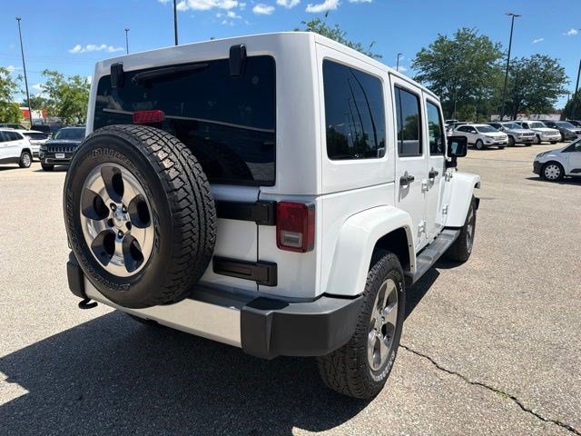 Used 2017 Jeep Wrangler Unlimited Sahara w/ Connectivity Group AWD/4WD image 5