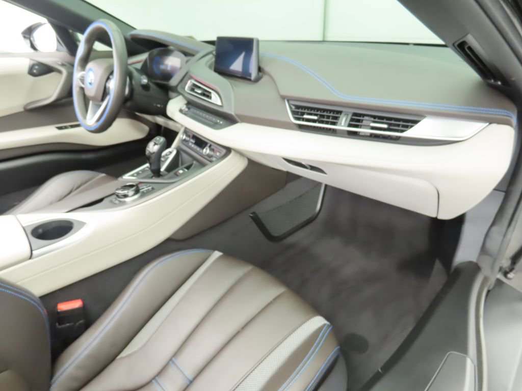 Used 2019 BMW i8 Roadster image 26