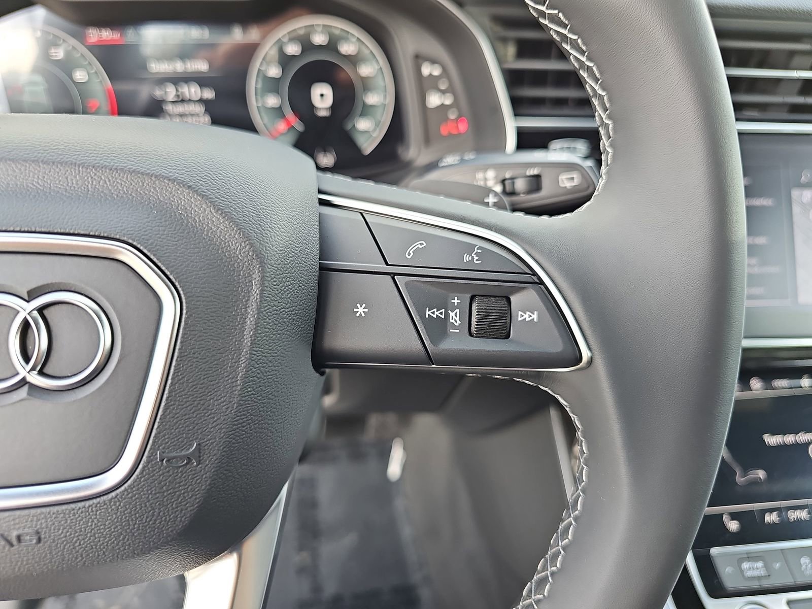 New 2026 Audi Q8 Premium image 18