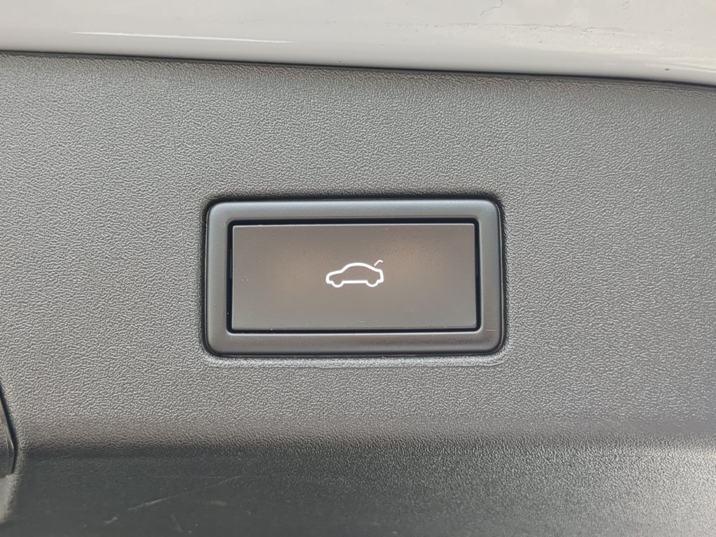 Certified 2022 Volkswagen ID.4 Pro S RWD image 10