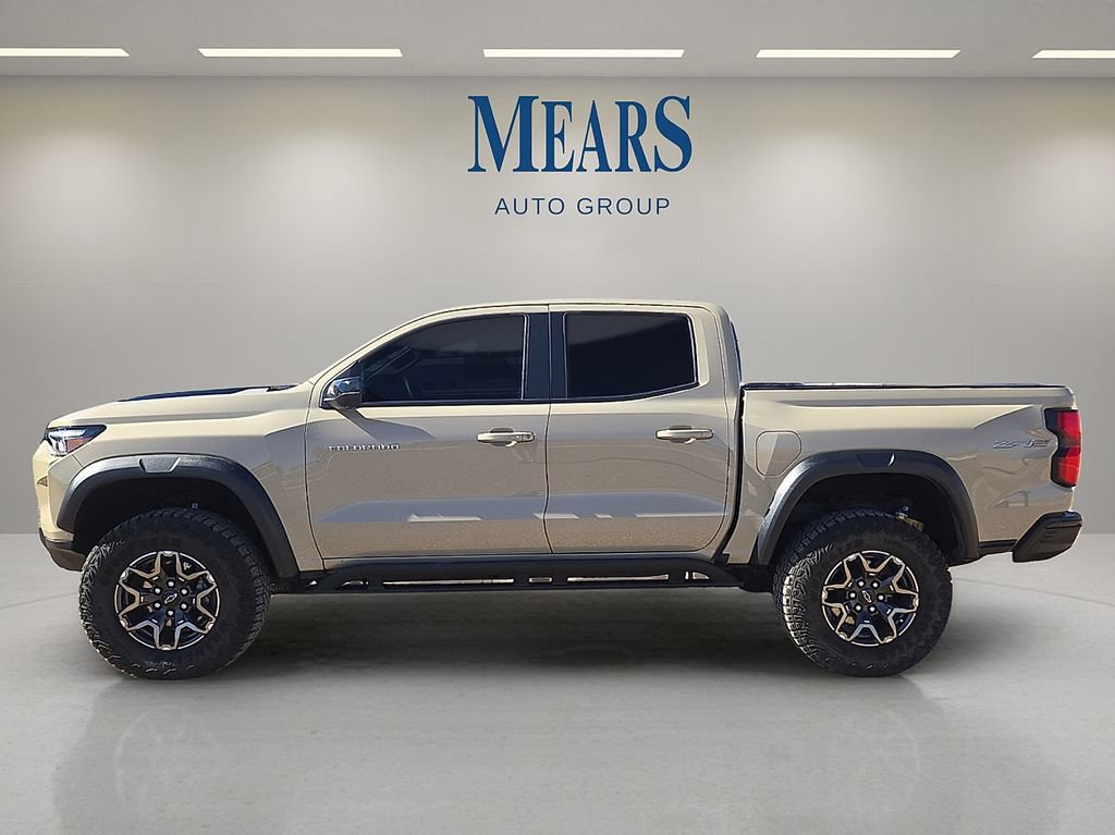 Used 2024 Chevrolet Colorado ZR2 w/ Technology Package image 2