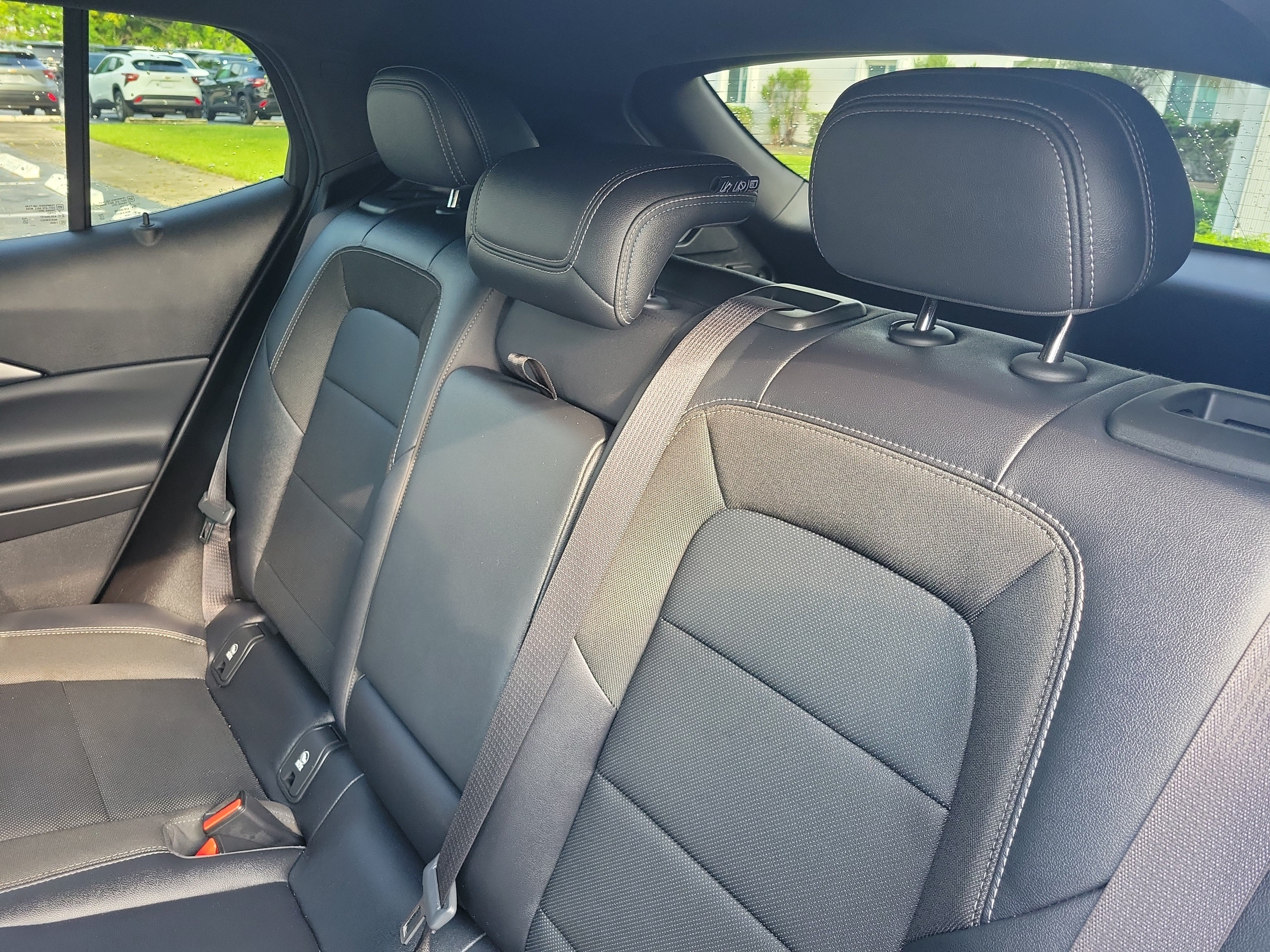 Used 2025 Chevrolet Equinox EV LT w/ Convenience Package FWD image 13