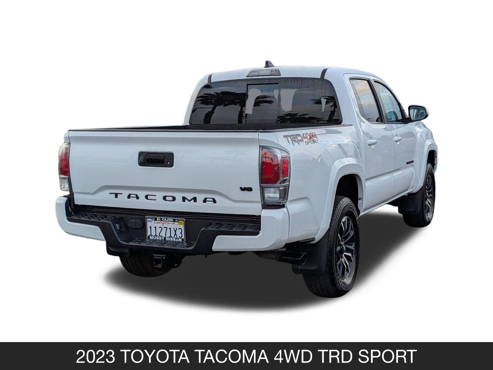 Used 2023 Toyota Tacoma TRD Sport w/ Black Out Package (TMS) image 9