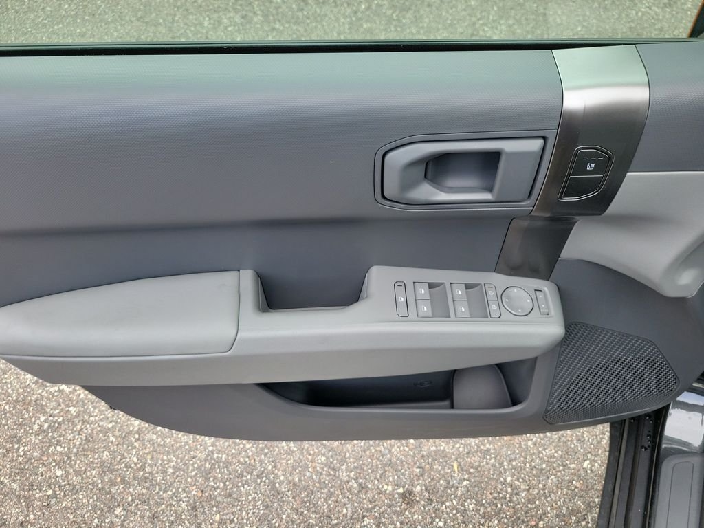 New 2027 Kia EV3 Wind FWD image 19