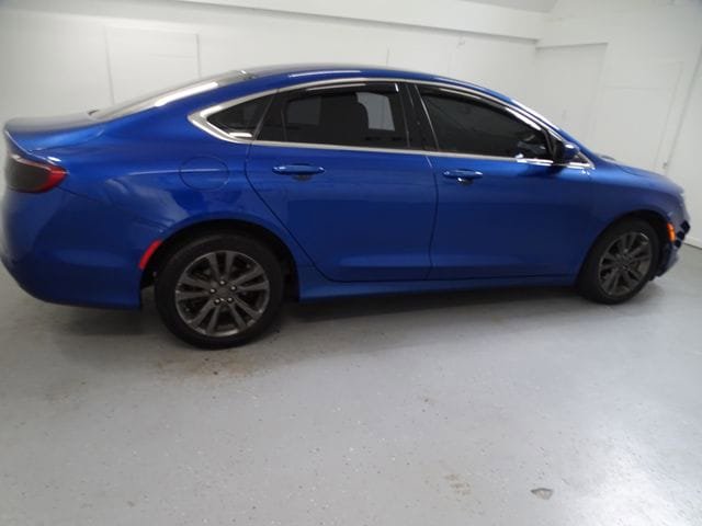 Used 2015 Chrysler 200 Limited FWD image 17