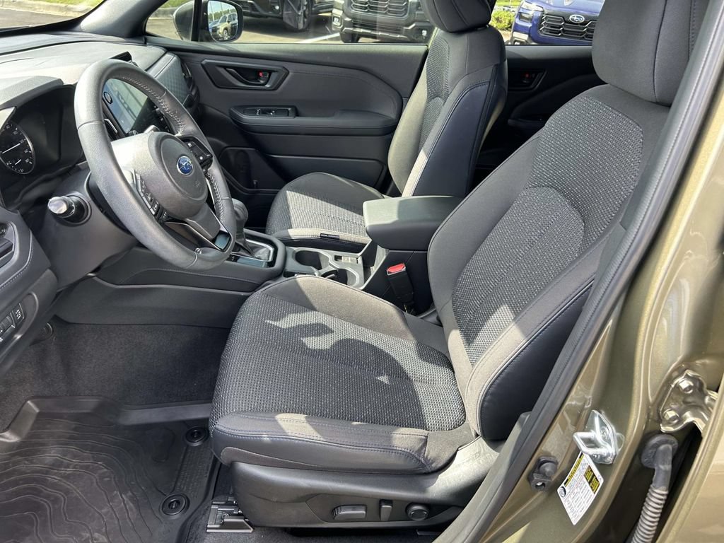 Used 2025 Subaru Forester Premium AWD/4WD image 12