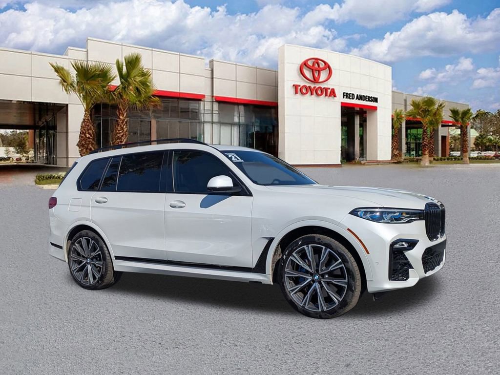 Used 2021 BMW X7 M50i w/ Dynamic Handling Package image 2