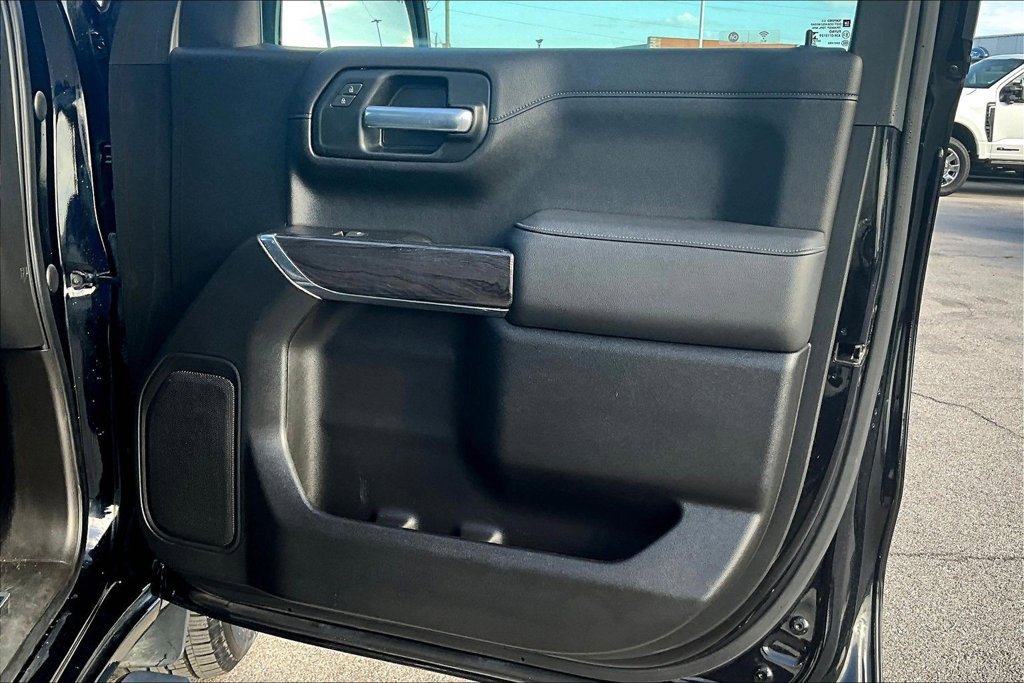 Used 2021 Chevrolet Silverado 1500 LTZ AWD/4WD image 19
