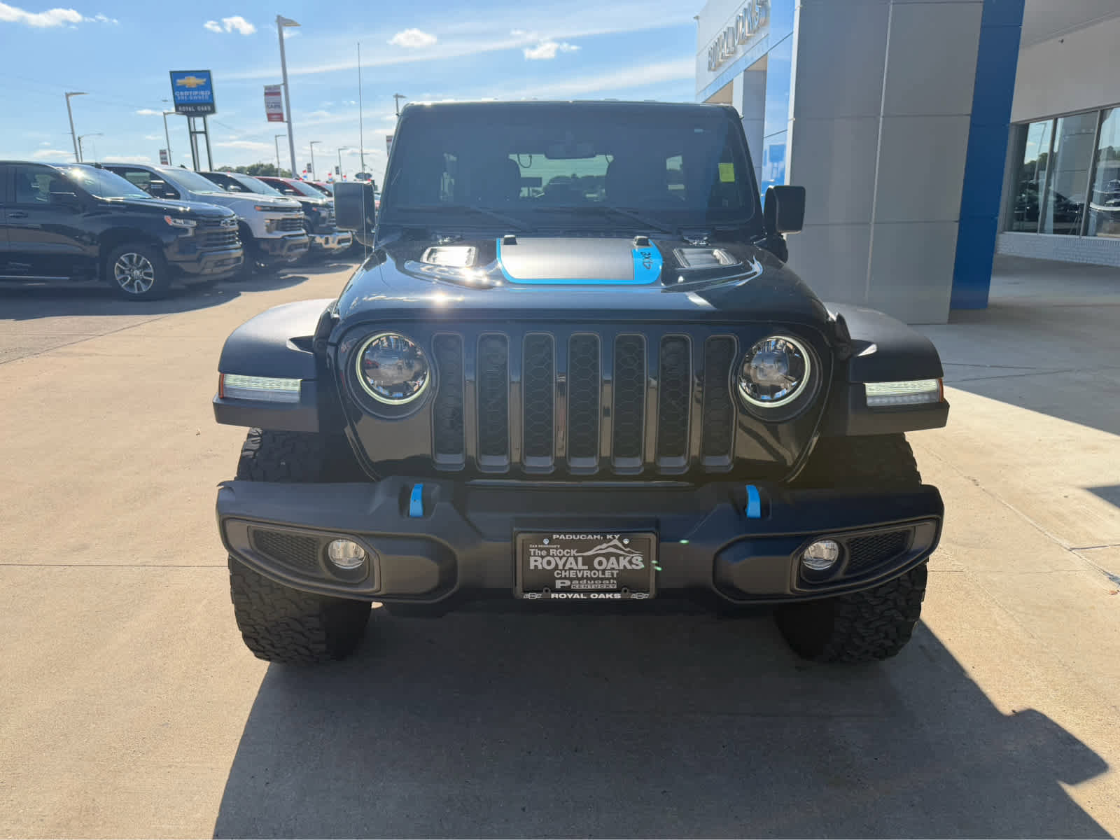 Used 2023 Jeep Wrangler Unlimited Rubicon 4xe w/ Cold Weather Group AWD/4WD image 10