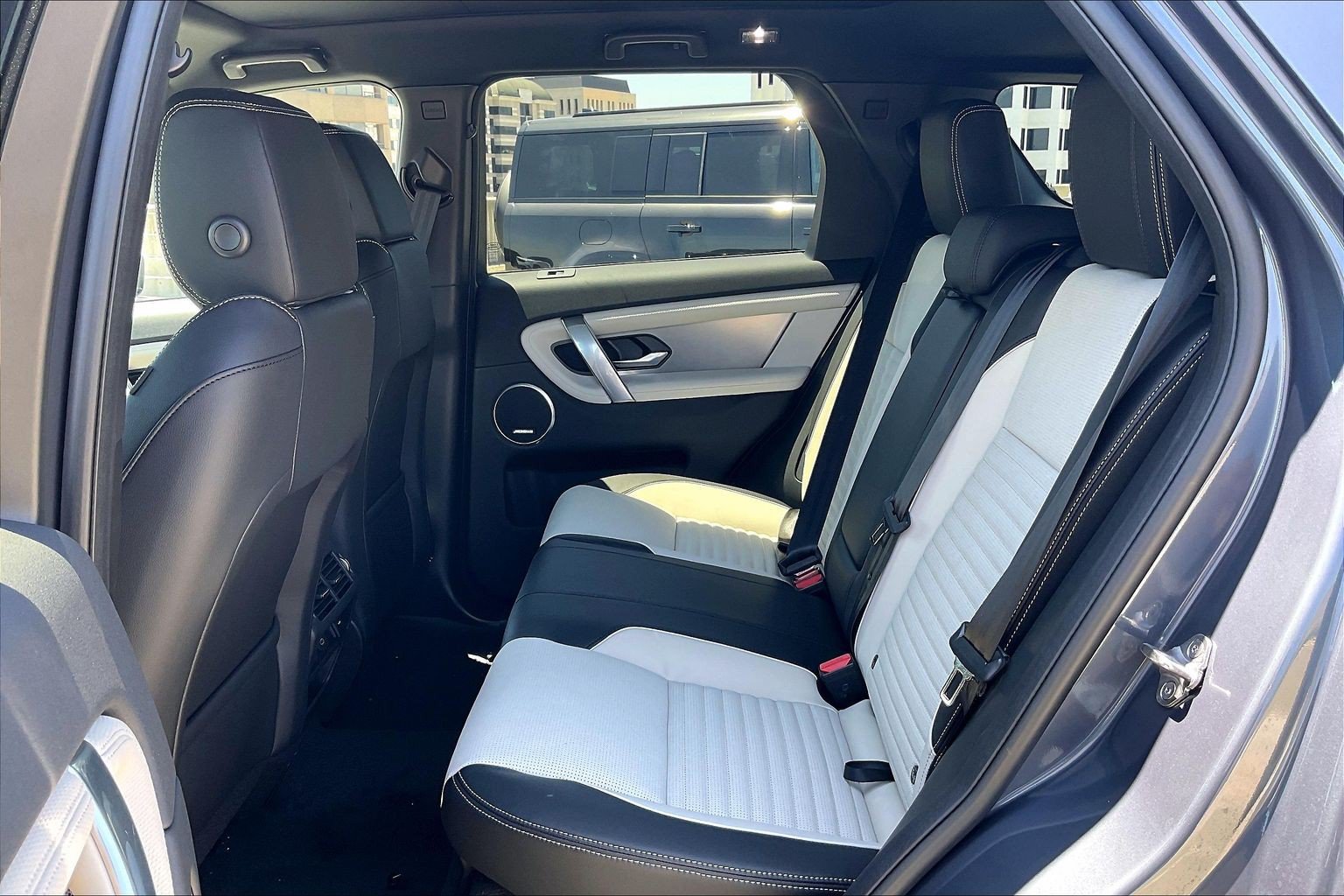 New 2026 Land Rover Discovery Sport Landmark AWD/4WD image 17