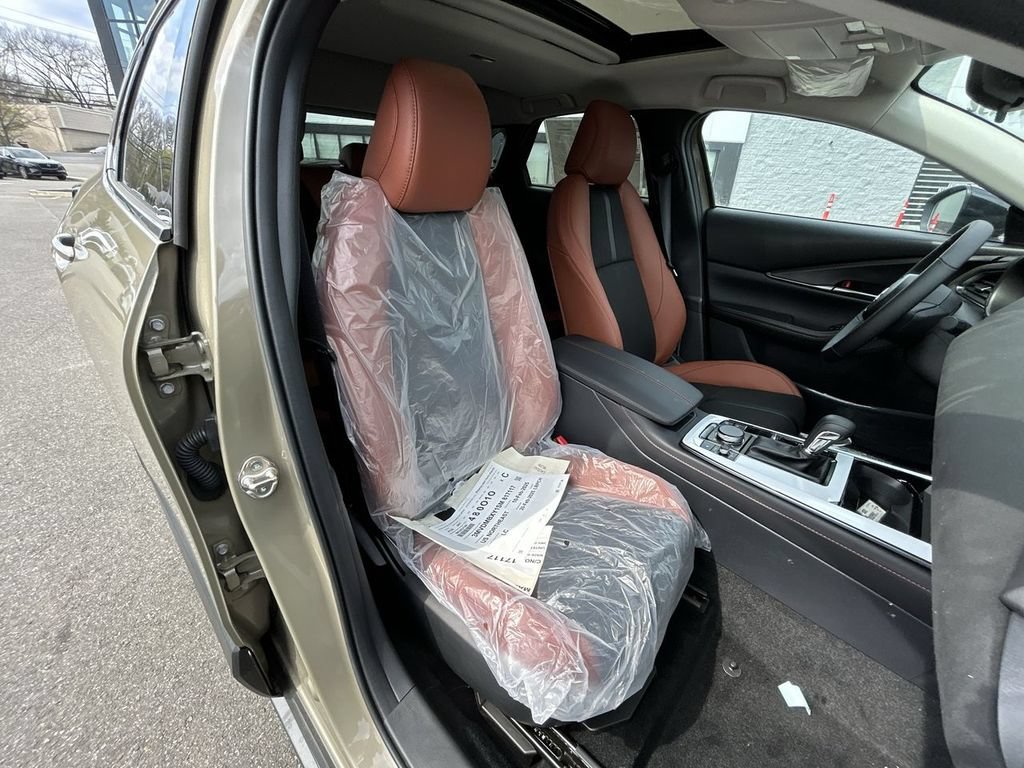 New 2025 MAZDA CX-30 Carbon AWD/4WD image 16