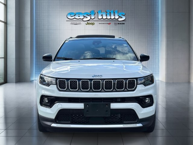 Used 2023 Jeep Compass Limited w/ Sun and Sound Group AWD/4WD image 8