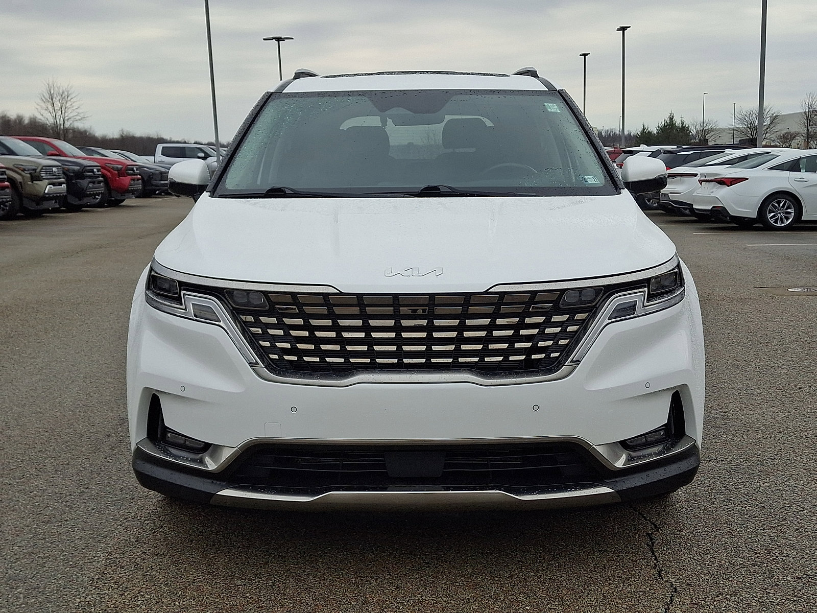 Used 2023 Kia Carnival SX Prestige image 2