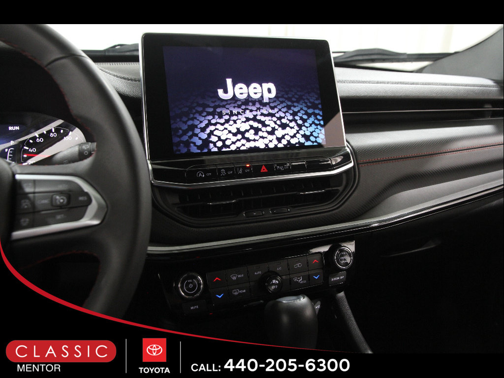 Used 2024 Jeep Compass Trailhawk AWD/4WD image 9