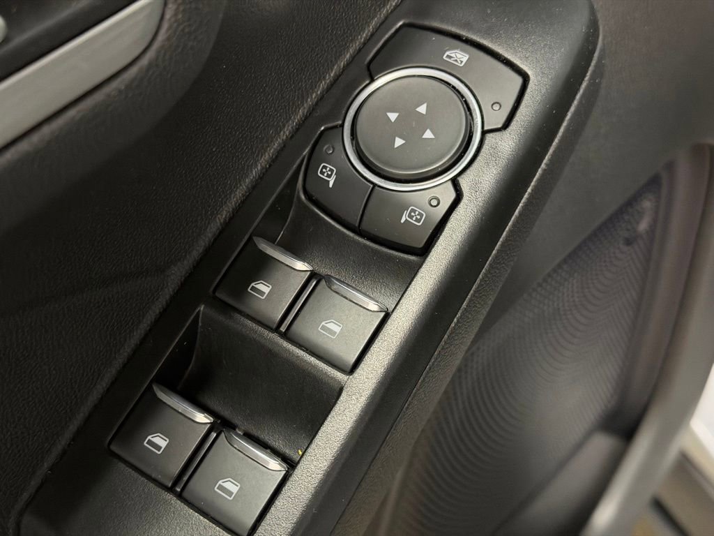 Used 2024 Ford Escape Platinum image 27