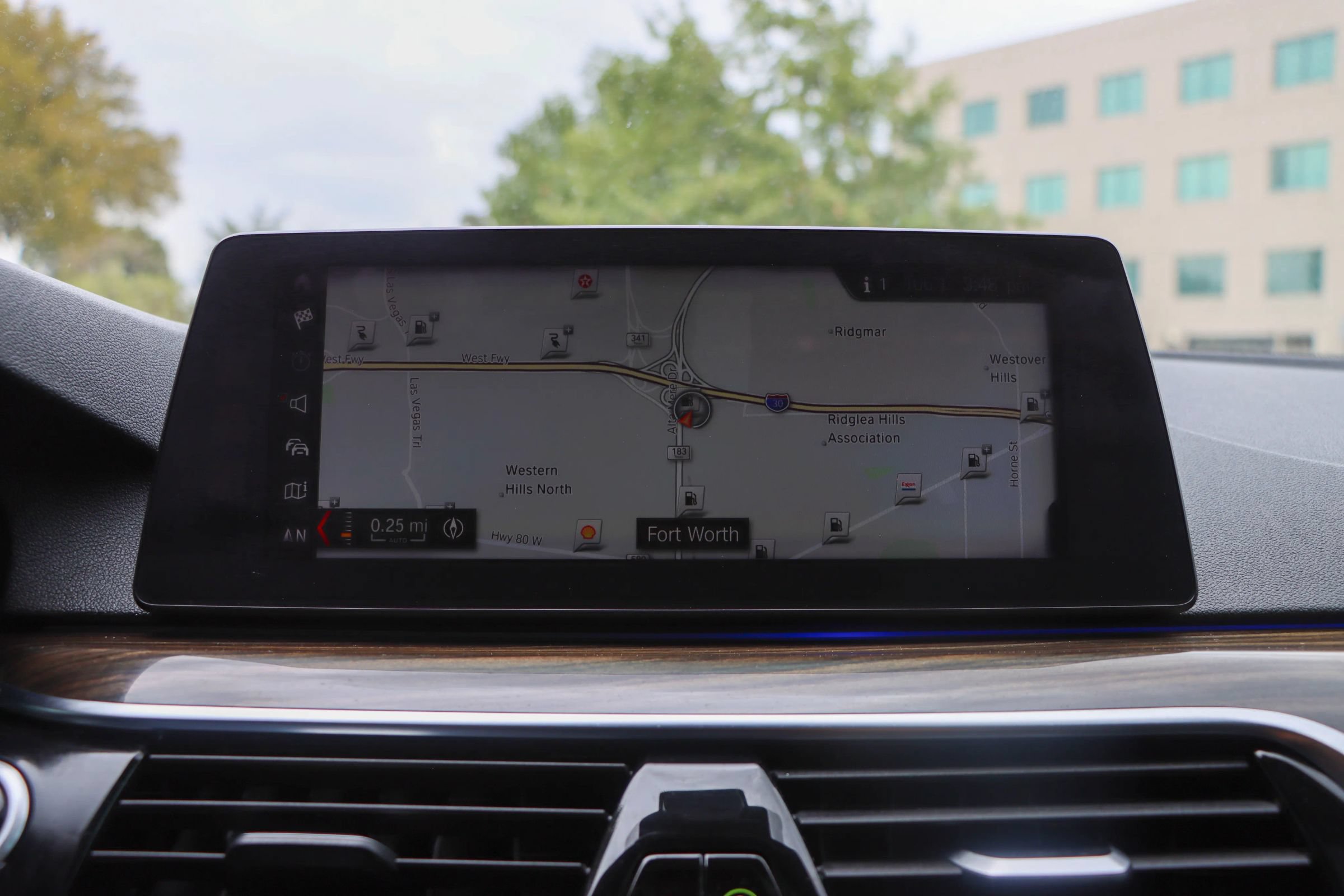 Used 2018 BMW 530e RWD image 32