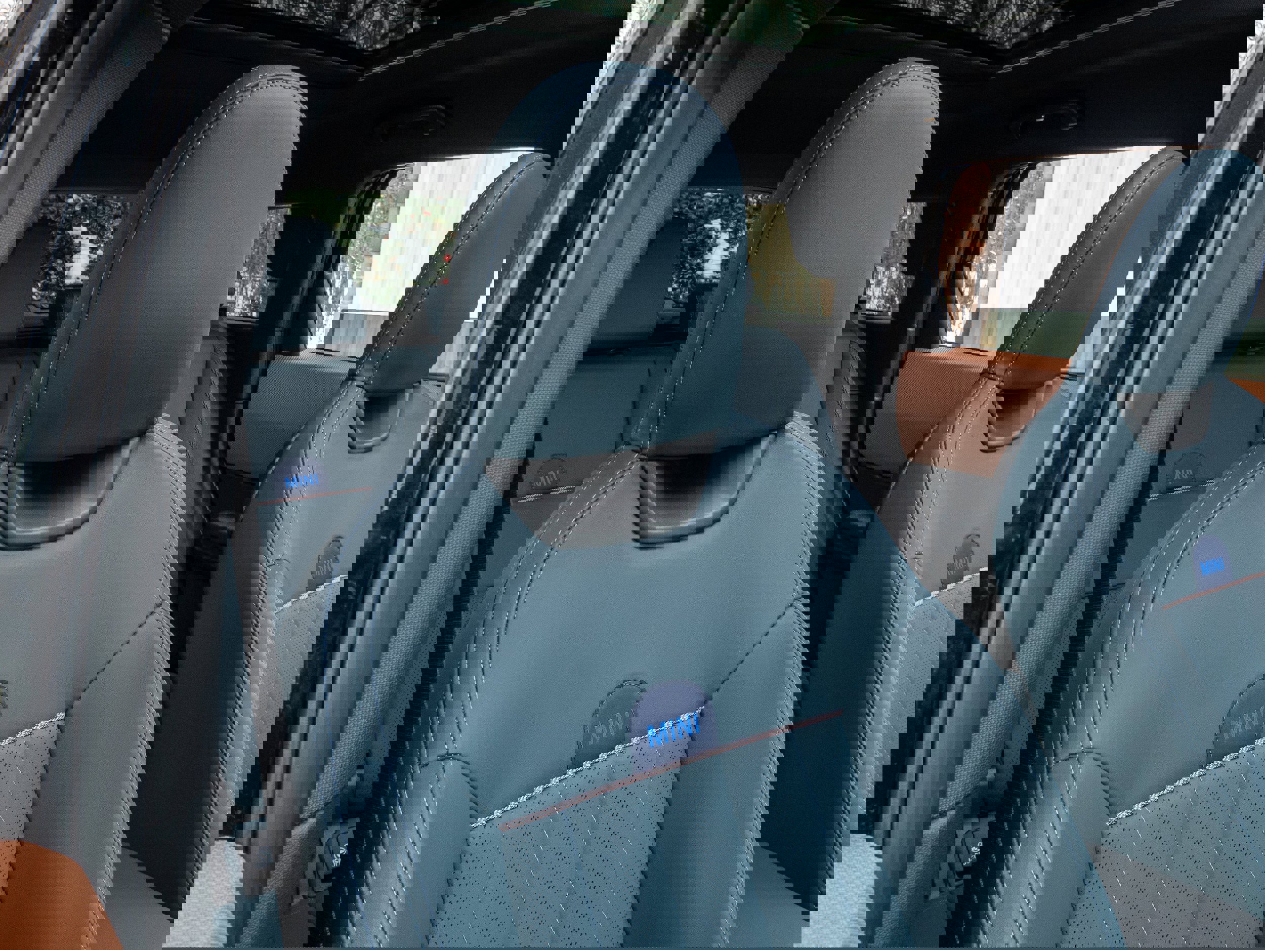 Used 2025 MINI Cooper Countryman S w/ Comfort Package Max image 36