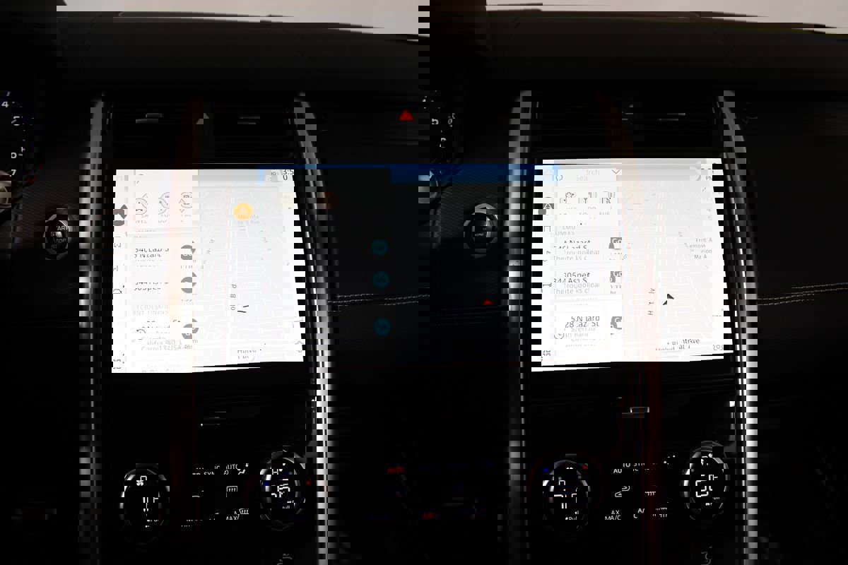 Used 2022 Land Rover Discovery S R-Dynamic image 22