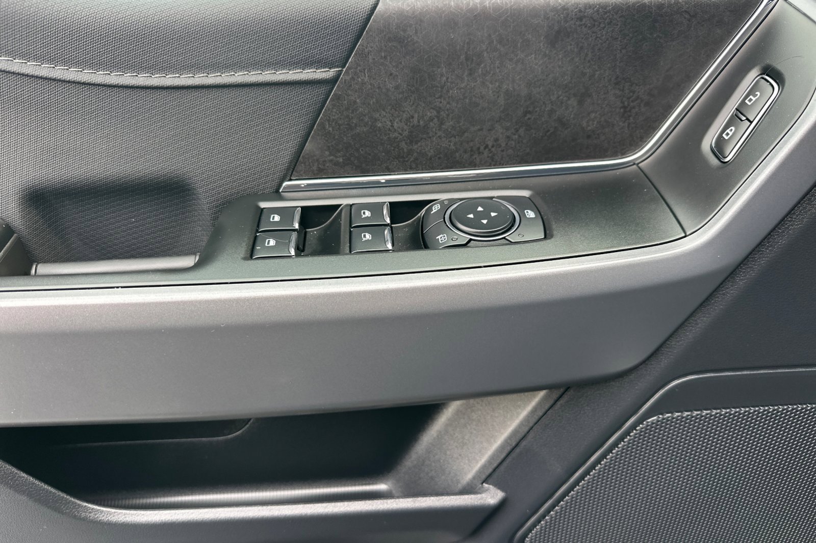 New 2025 Ford F150 XLT w/ Equipment Group 302A MID image 11