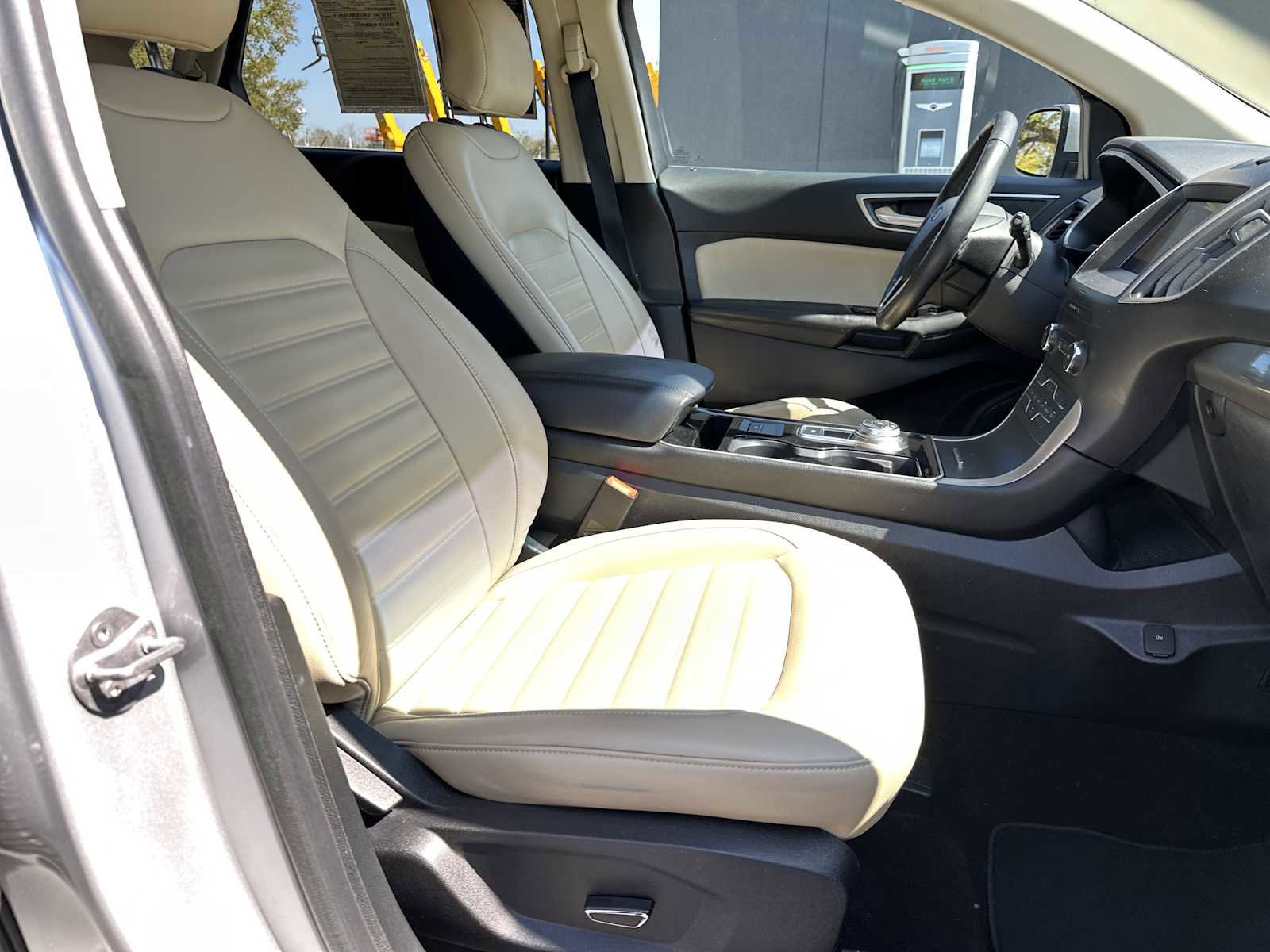 Used 2019 Ford Edge SEL w/ Equipment Group 201A image 25