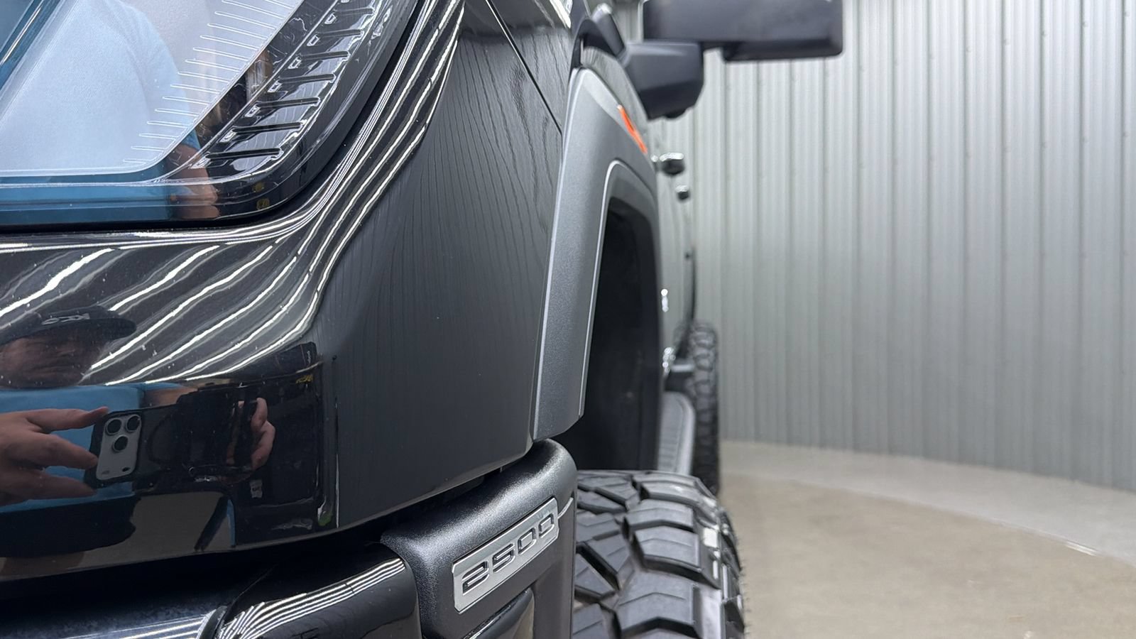 Used 2025 GMC Sierra 2500 AT4 w/ AT4 Premium Plus Package AWD/4WD image 13