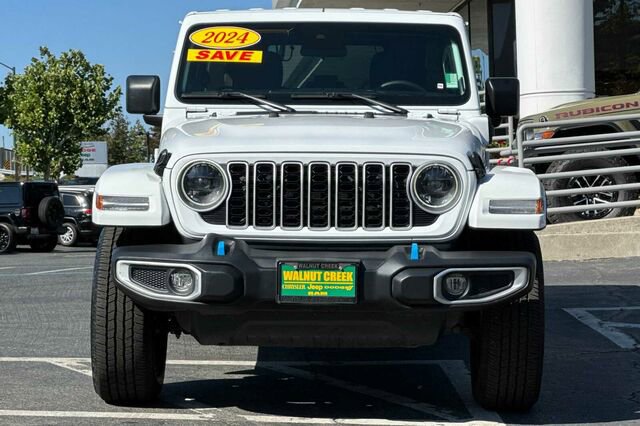 Used 2024 Jeep Wrangler Unlimited Sahara AWD/4WD image 6