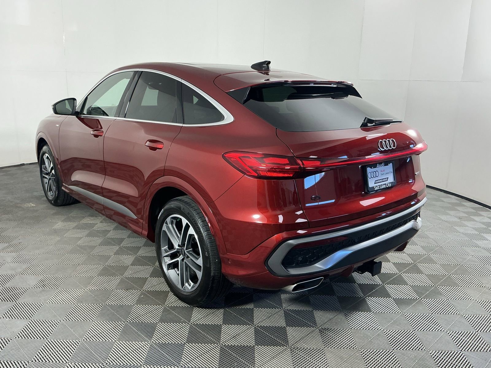 Used 2025 Audi Q5 Prestige AWD/4WD image 7