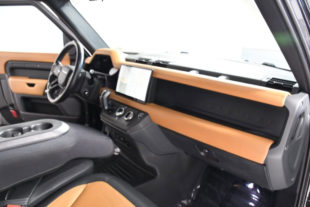Used 2023 Land Rover Defender 90 X AWD/4WD image 19