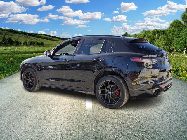 Used 2021 Alfa Romeo Stelvio Ti Sport AWD/4WD image 4