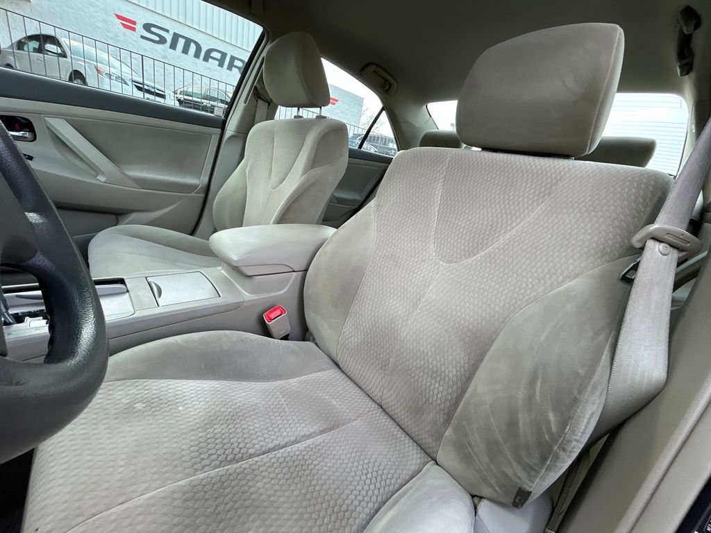 Used 2010 Toyota Camry image 16