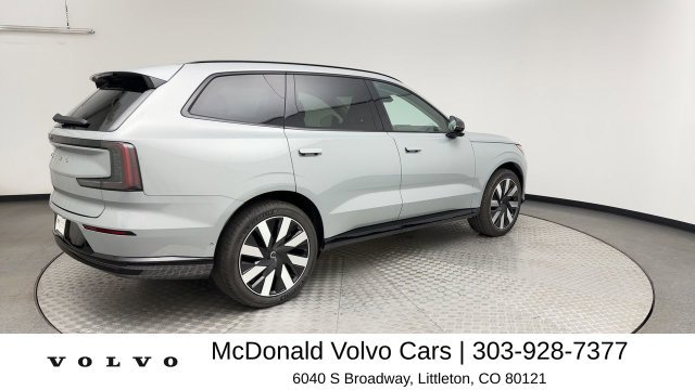 New 2026 Volvo EX90 Plus AWD/4WD image 2