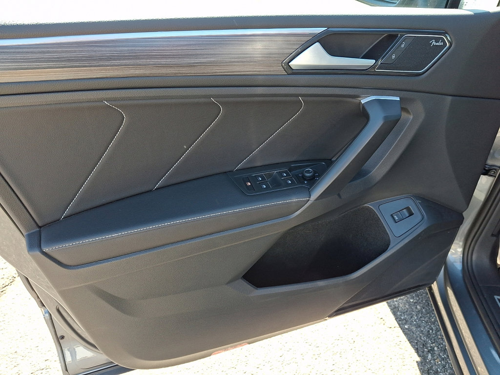 Used 2024 Volkswagen Tiguan SEL R-Line image 23