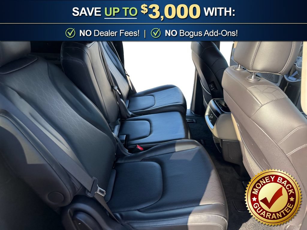 Used 2025 Kia Carnival EX FWD image 23