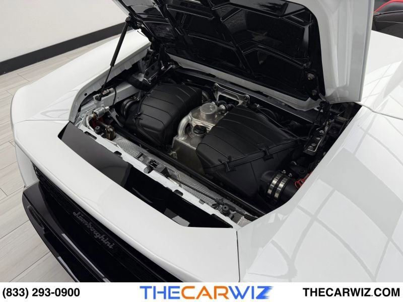 Used 2020 Lamborghini Huracan EVO image 24