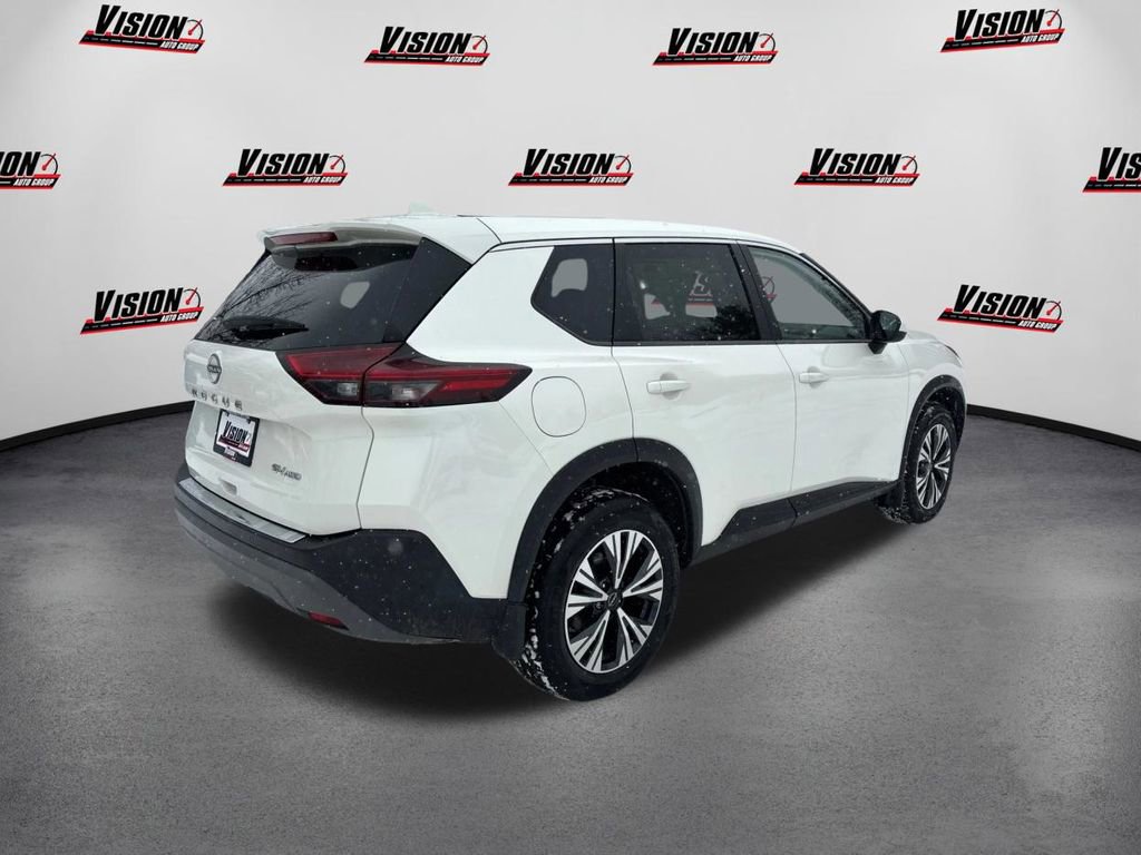 Used 2023 Nissan Rogue SV image 5
